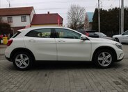 Mercedes-Benz GLA 3