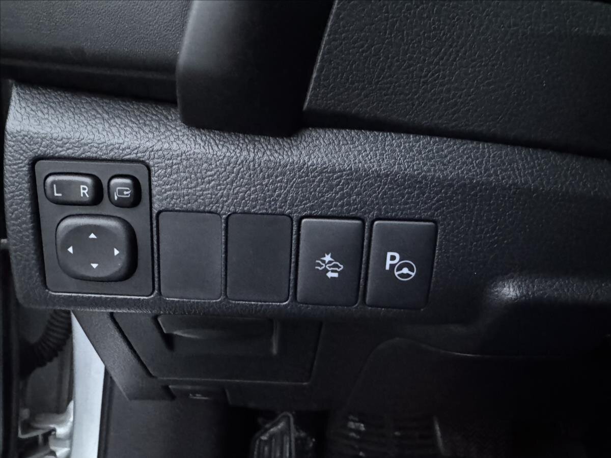 Toyota Auris Hatchback 1,8 l 73 kw