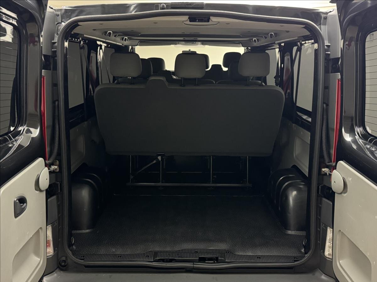 Opel Vivaro Kombi 2,5 l 107 kw