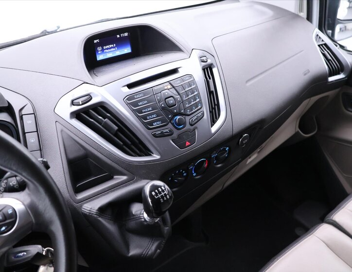 Ford Tourneo Custom Kombi 2,0 l 96 kw