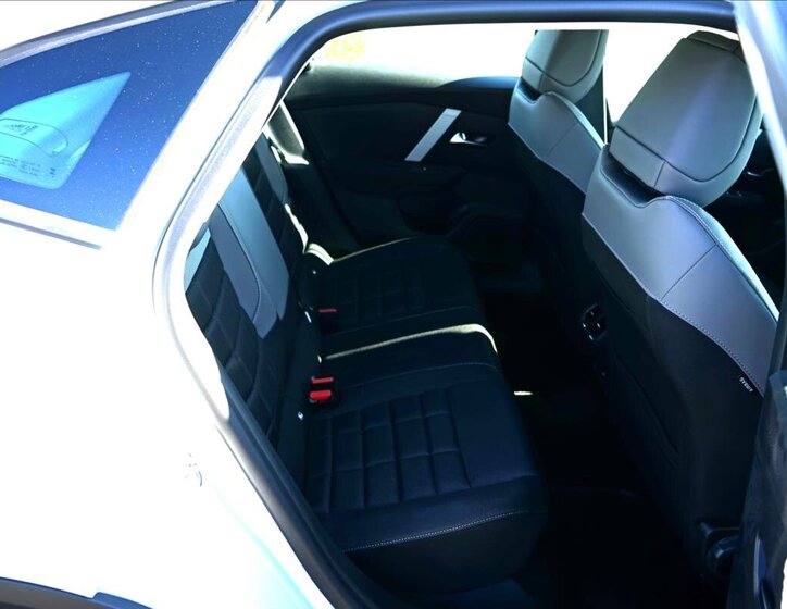 Citroën C4 X Sedan / Limuzína 1,2 l 96 kw