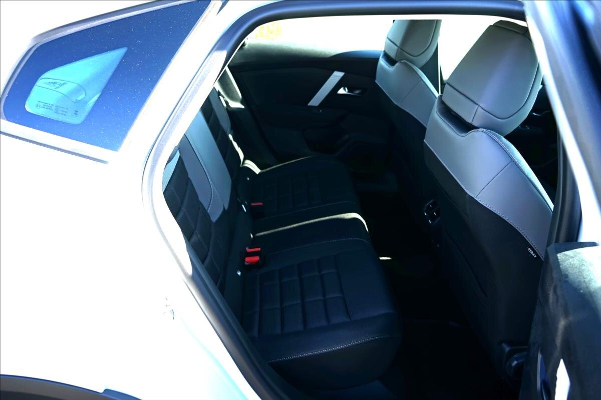 Citroën C4 X Sedan / Limuzína 1,2 l 96 kw