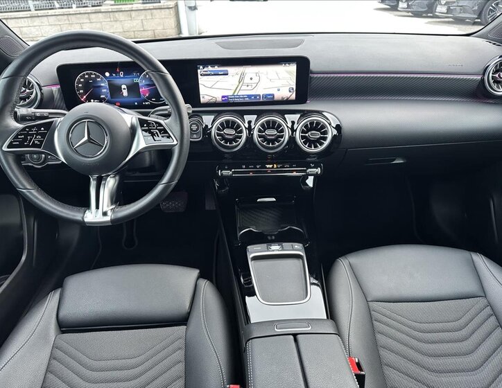 Mercedes-Benz Třídy A Hatchback 1,3 l 120 kw