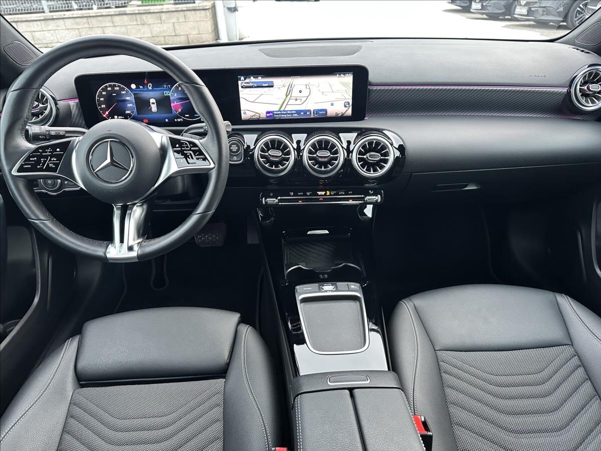 Mercedes-Benz Třídy A Hatchback 1,3 l 120 kw