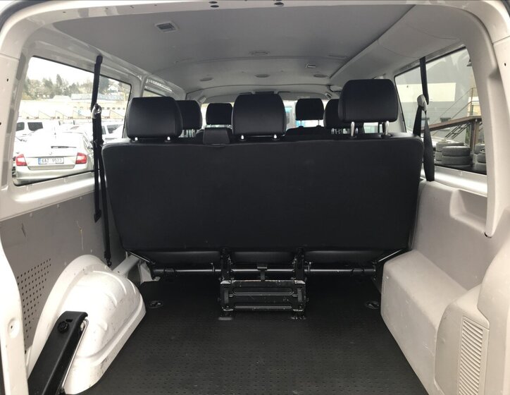 Volkswagen Transporter Kombi 2,0 l 110 kw