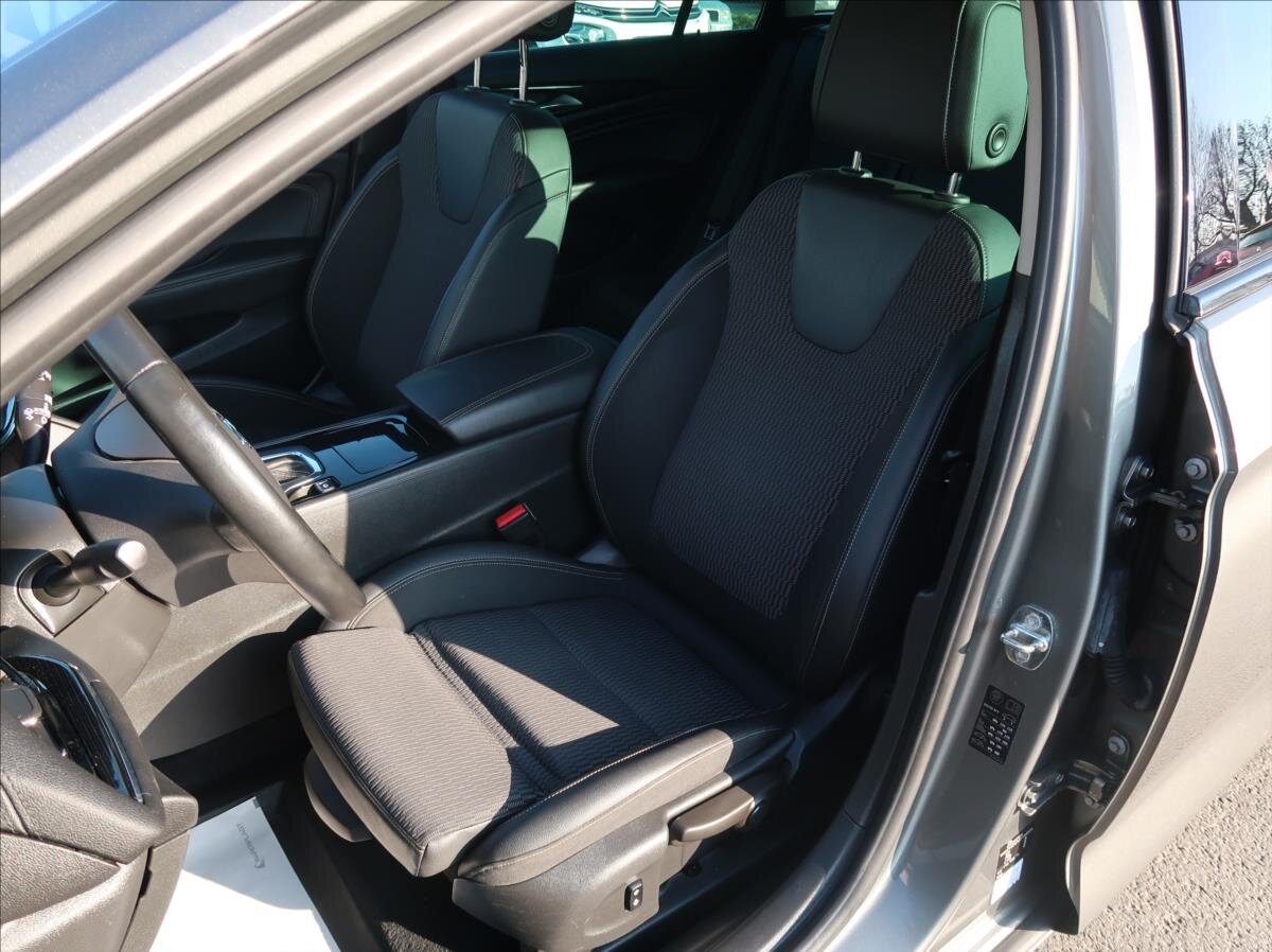 Opel Insignia Kombi 2,0 l 125 kw