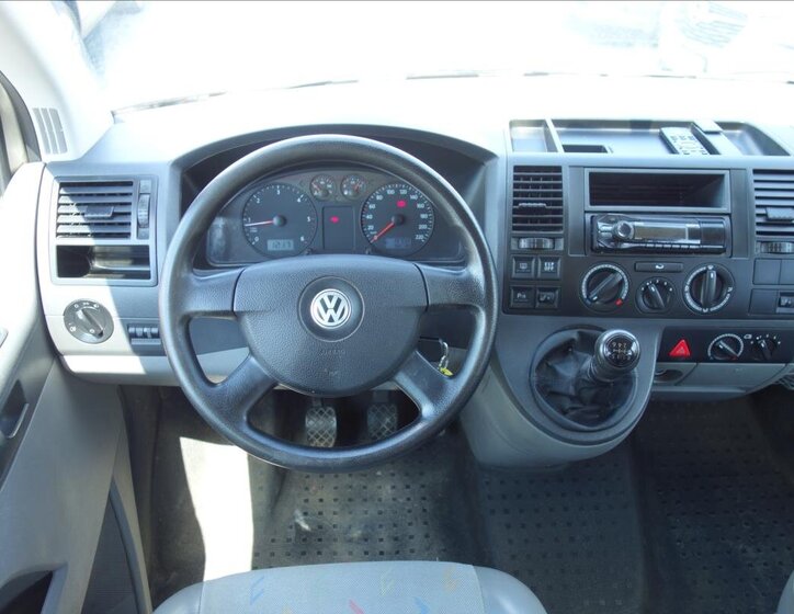 Volkswagen Transporter Kombi 2,5 l 96 kw
