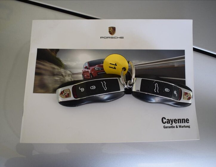 Porsche Cayenne SUV 4,8 l 405 kw