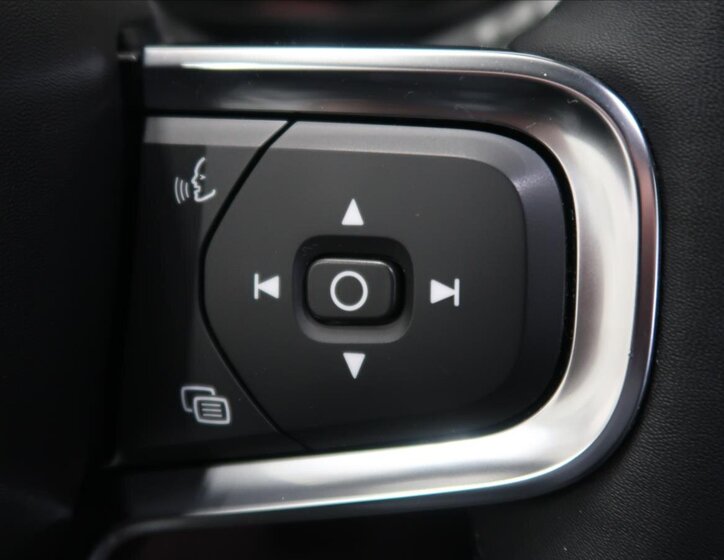 Volvo XC40 Kombi 2,0 l 145 kw