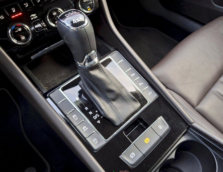 Škoda Superb Sedan / Limuzína 2,0 l 140 kw