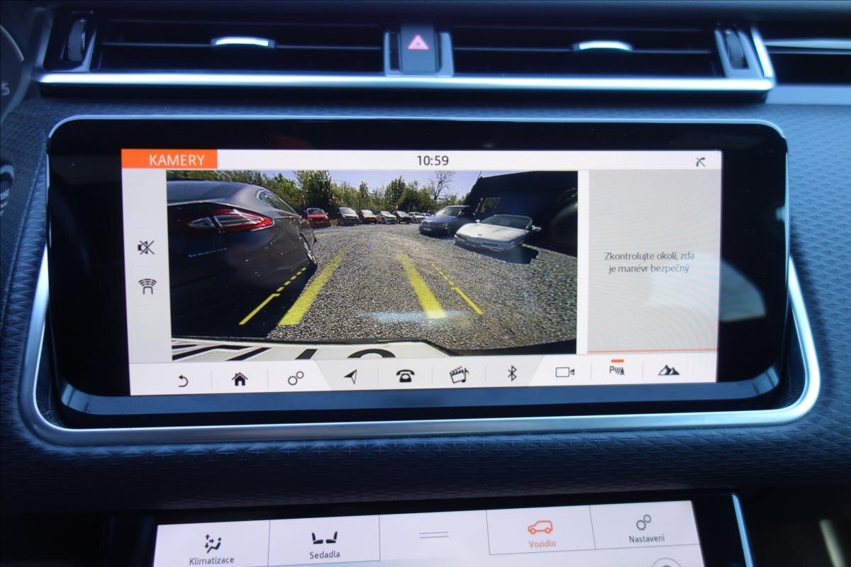 Land Rover Range Rover Velar SUV / Terénní 3,0 l 221 kw