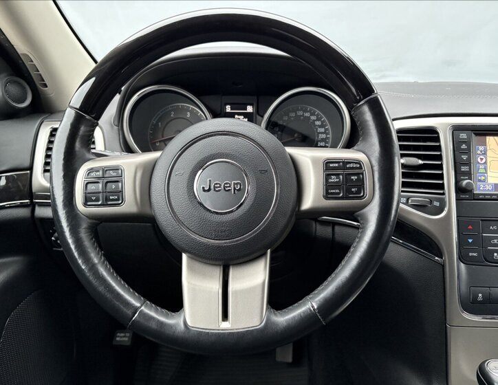 Jeep Grand Cherokee 9