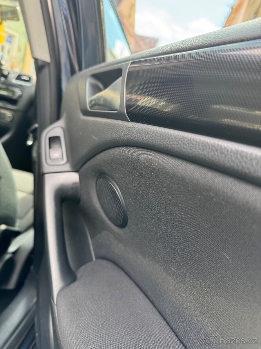 Volkswagen Golf Hatchback 0,0 77 kw