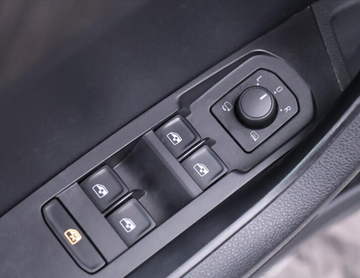 Škoda Karoq SUV 1,5 l 110 kw