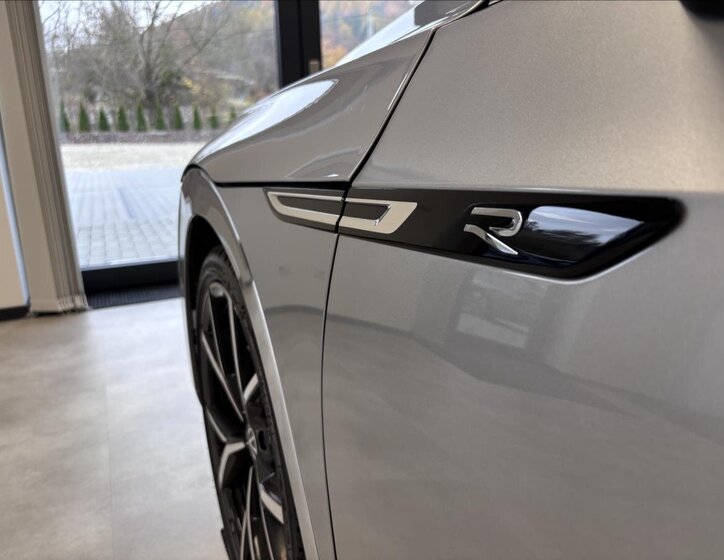 Volkswagen Arteon Kombi 2,0 l 235 kw