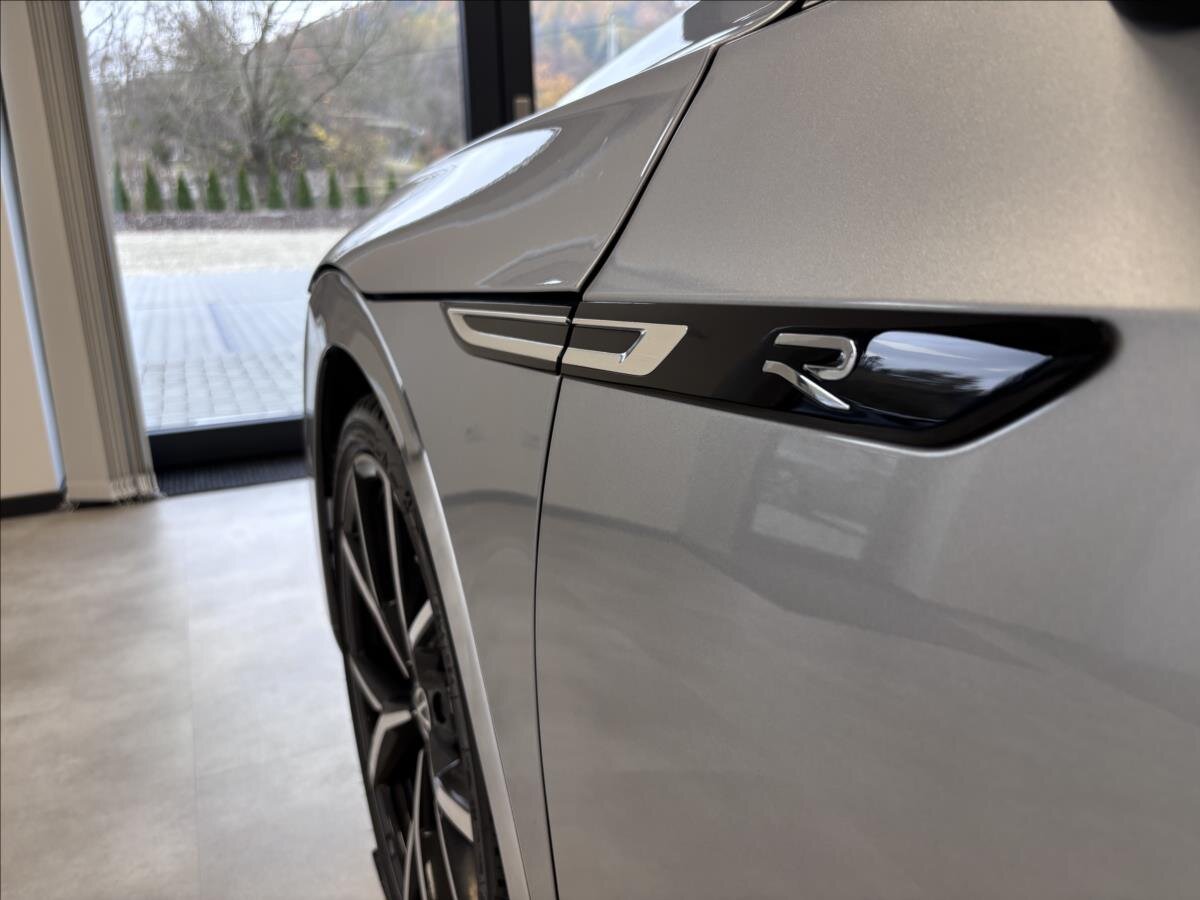 Volkswagen Arteon Kombi 2,0 l 235 kw