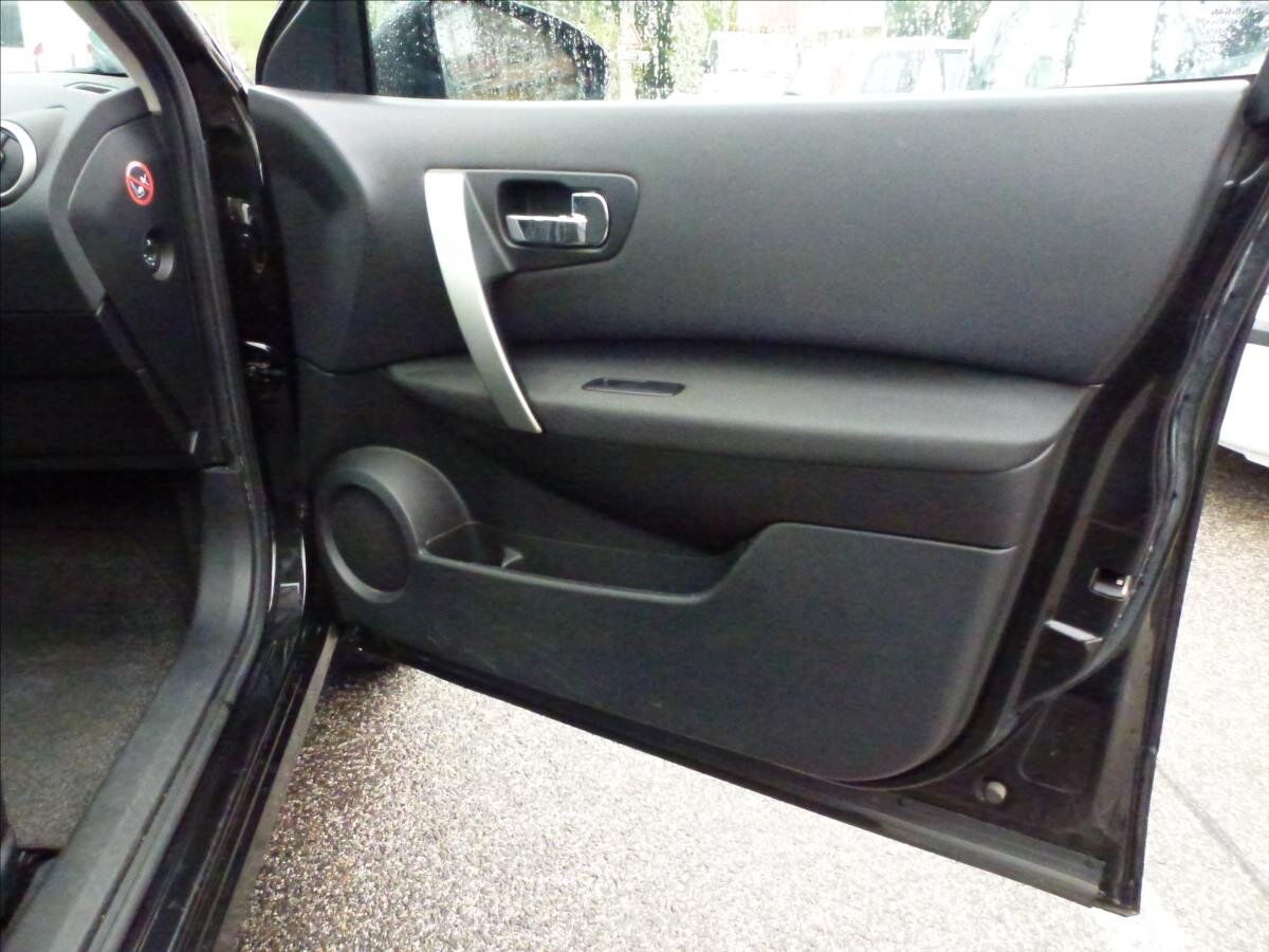 Nissan Qashqai SUV / Terénní 2,0 l 104 kw