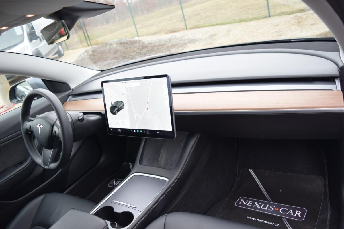 Tesla Model 3 Sedan 0,0 366 kw