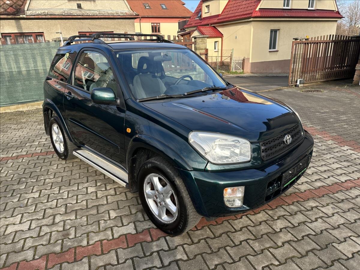 Toyota RAV4 SUV / Terénní 2,0 l 110 kw
