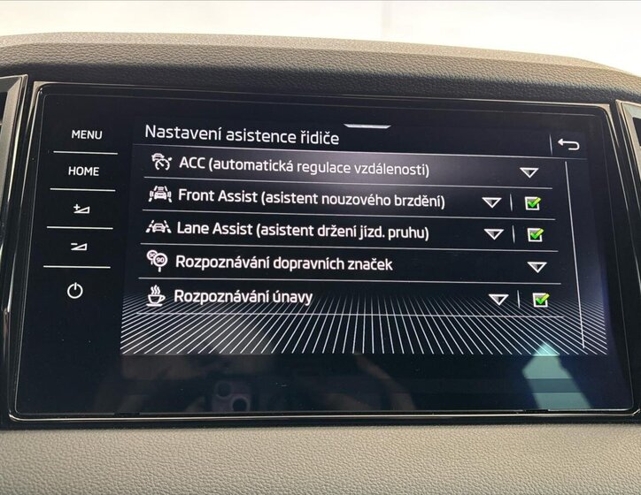 Škoda Karoq SUV / Terénní 1,5 l 110 kw