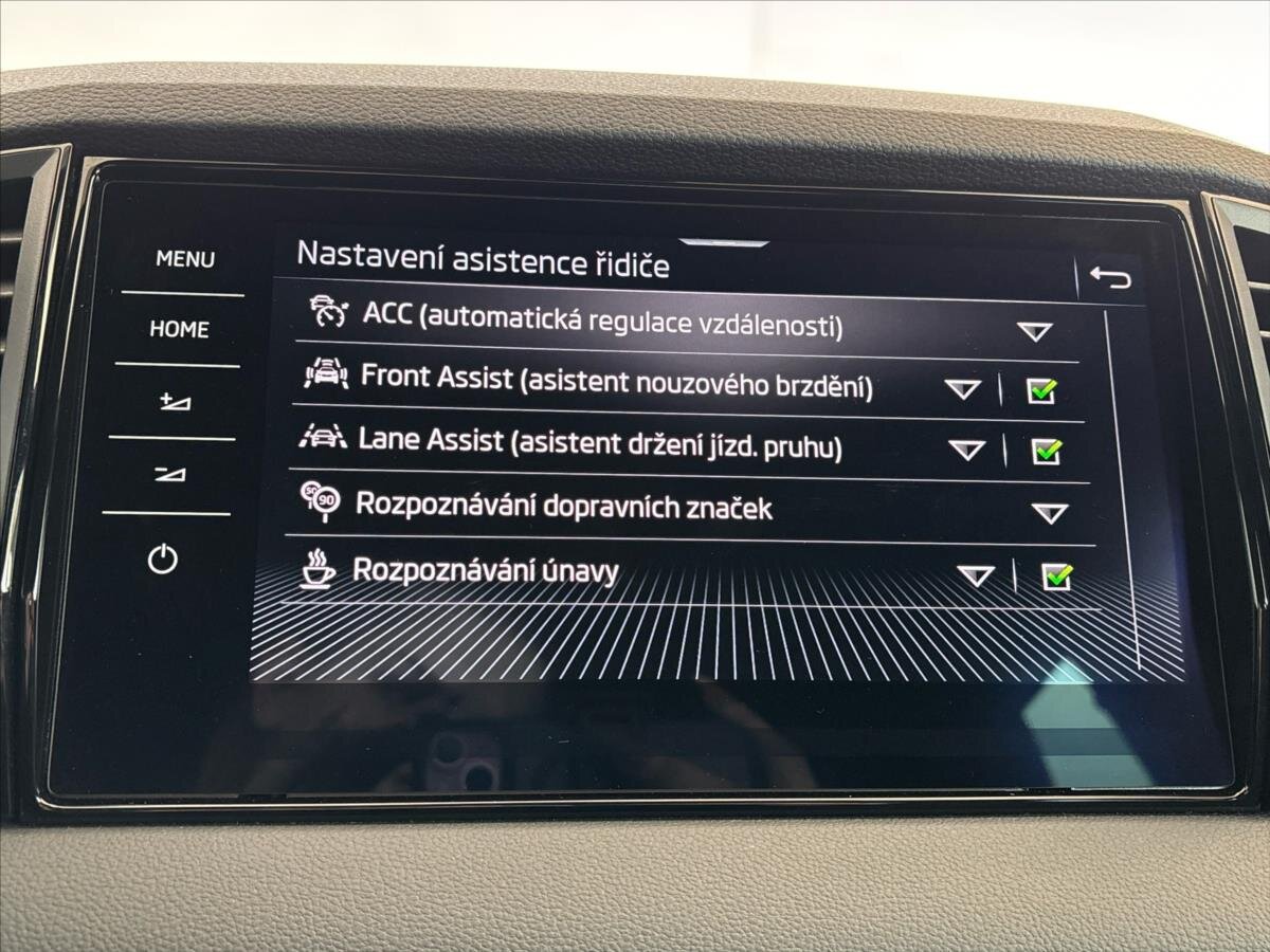 Škoda Karoq SUV / Terénní 1,5 l 110 kw