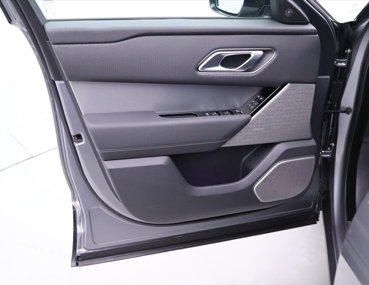 Land Rover Range Rover Velar SUV 3,0 l 221 kw