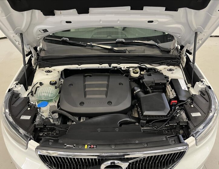 Volvo XC40 SUV / Terénní 1,5 l 120 kw