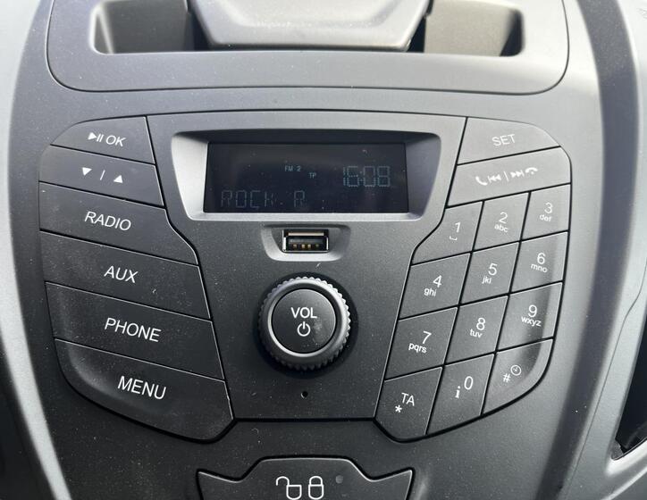 Ford Transit Courier 19