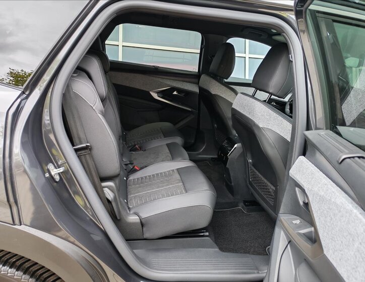 Peugeot 5008 SUV / Terénní 1,2 l 107 kw