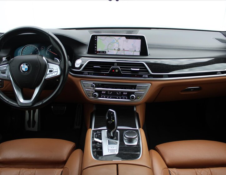 BMW Řada 7 Sedan / Limuzína 3,0 l 195 kw