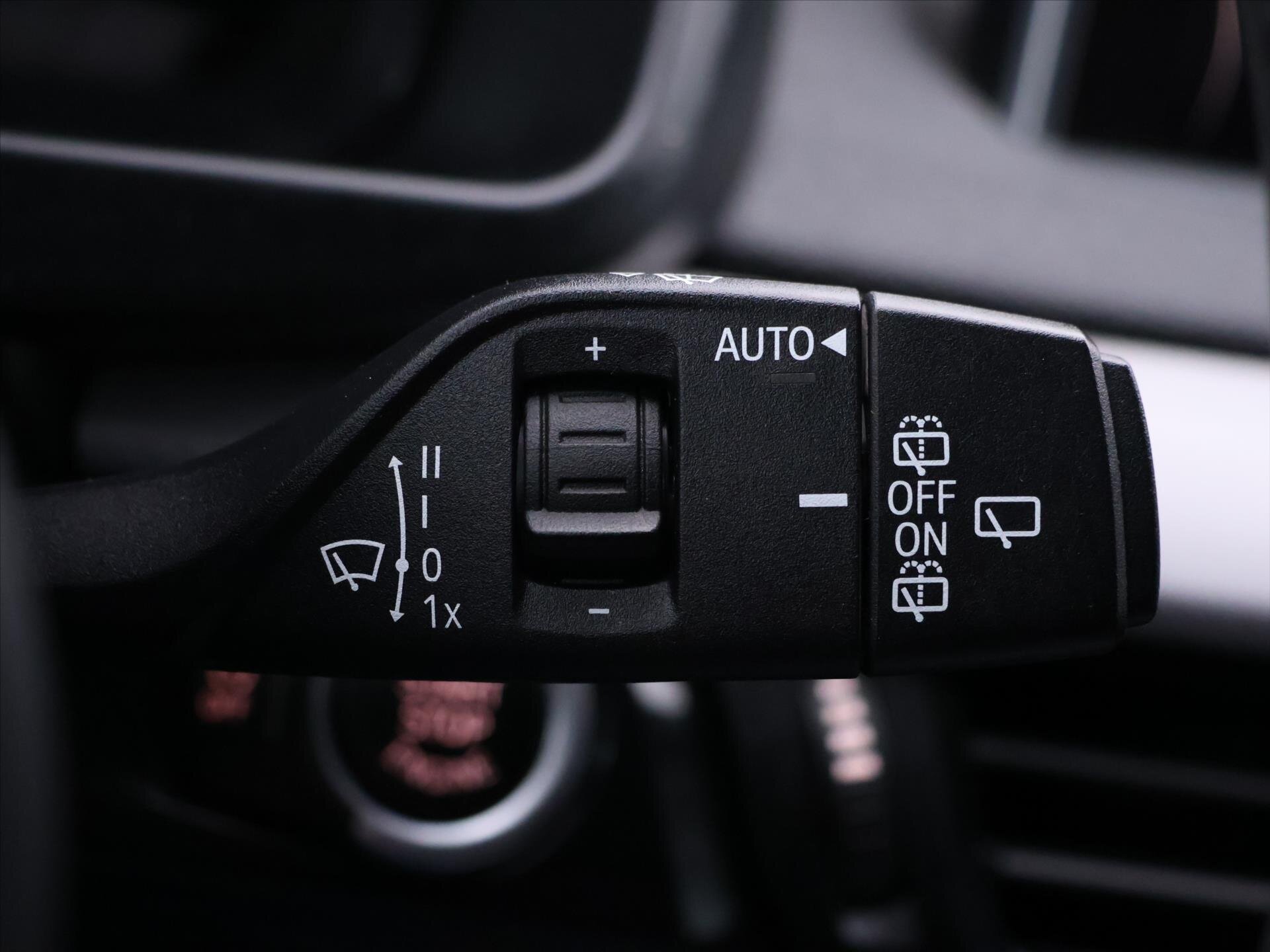 BMW X5 SUV / Terénní 3,0 l 230 kw