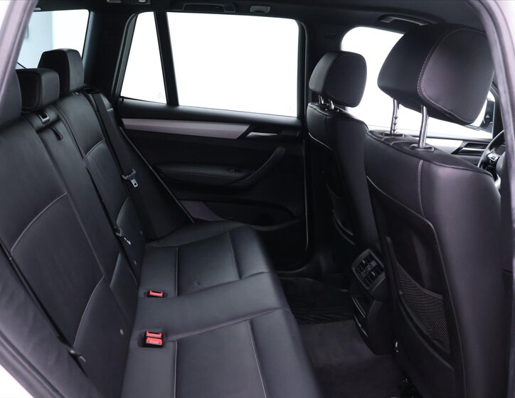 BMW X3 Kombi 3,0 l 190 kw