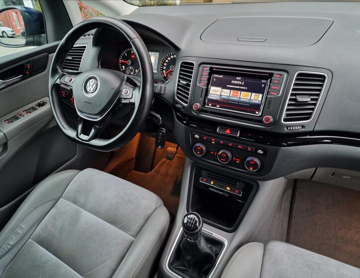 Volkswagen Sharan Kombi 2,0 l 110 kw