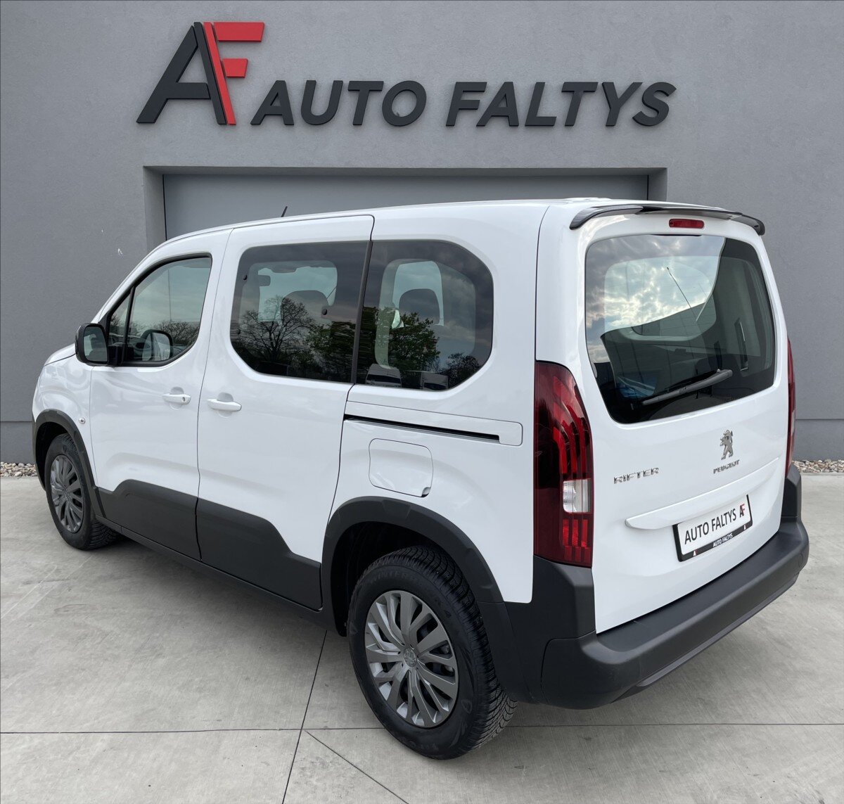 Peugeot Rifter Sedan / Limuzína 1,5 l 75 kw