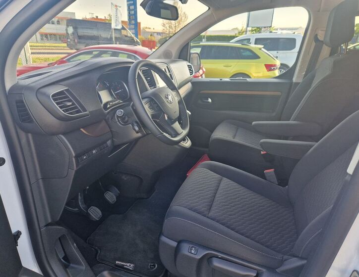 Toyota ProAce Verso 10