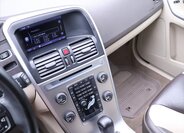 Volvo XC60 SUV 2,4 l 120 kw