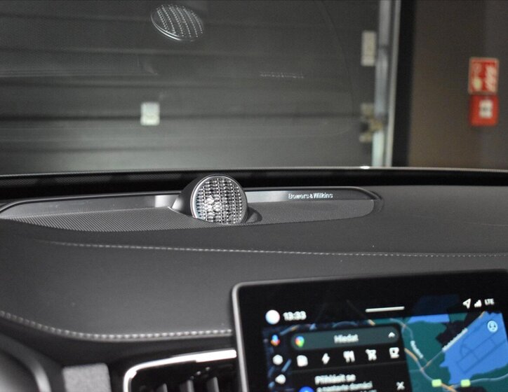 Volvo XC90 SUV / Terénní 2,0 l 228 kw