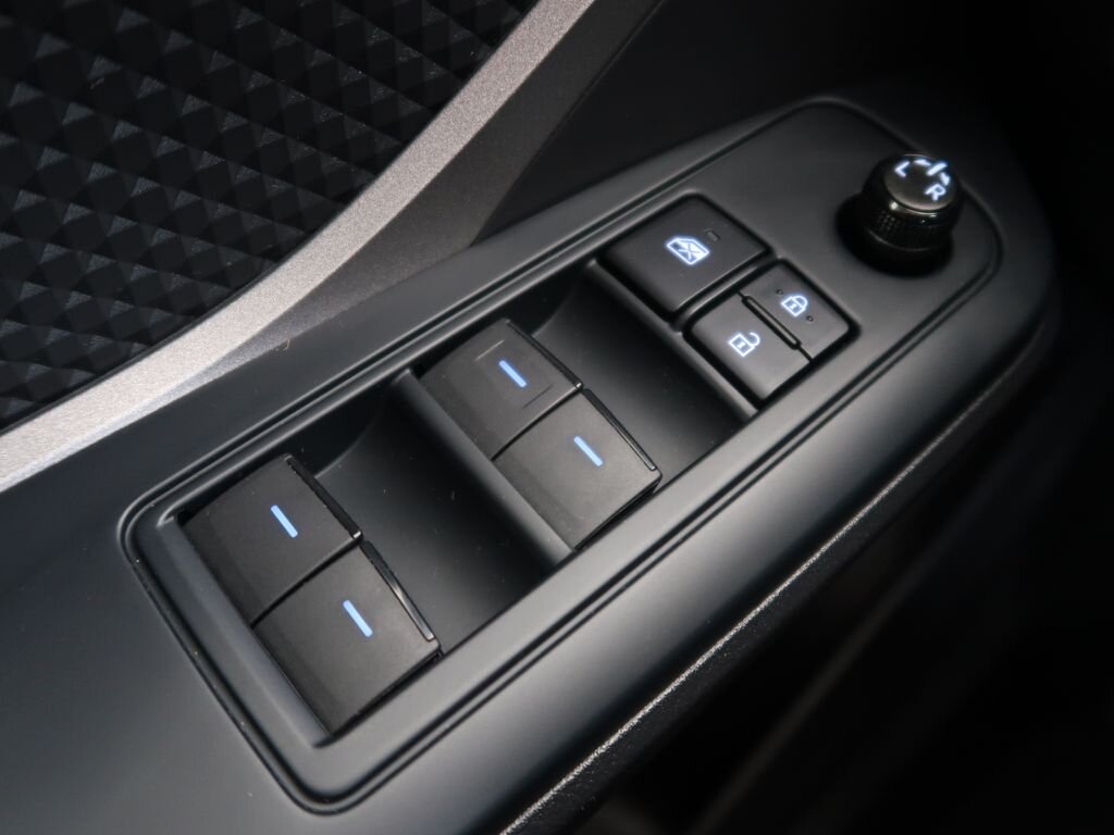 Toyota C-HR SUV 1,8 l 72 kw