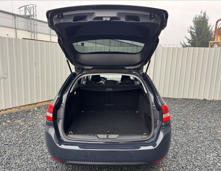 Peugeot 308 Kombi 1,5 l 96 kw