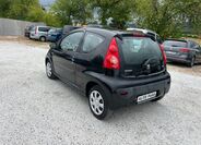 Peugeot 107 11