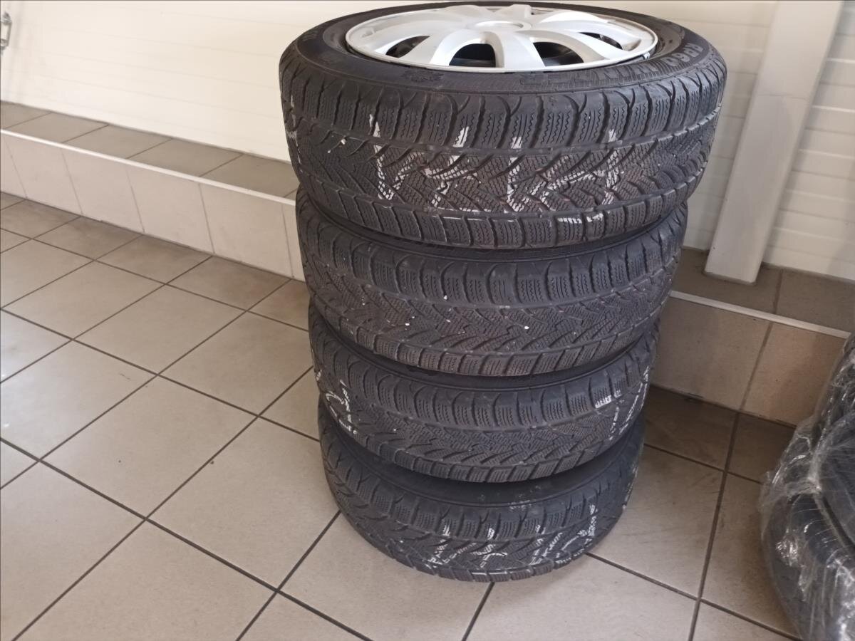 Škoda Rapid Hatchback 1,2 l 66 kw