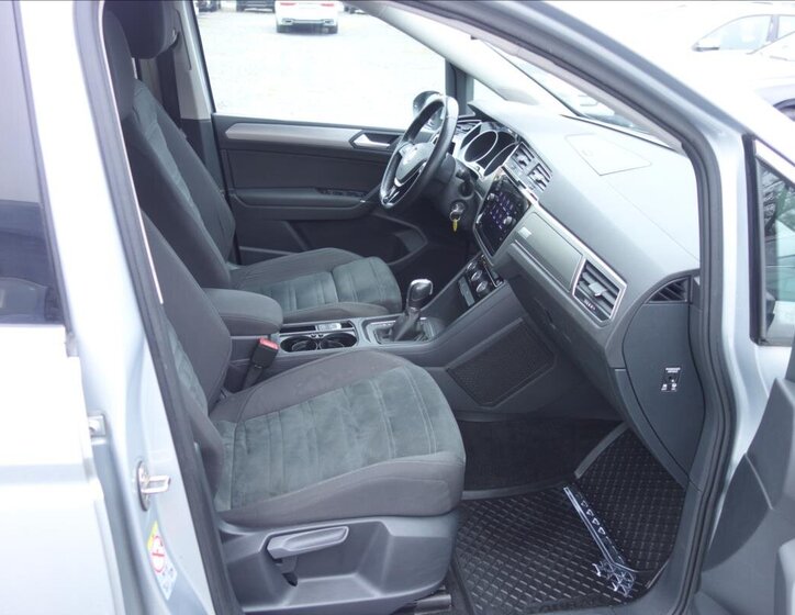 Volkswagen Touran 13