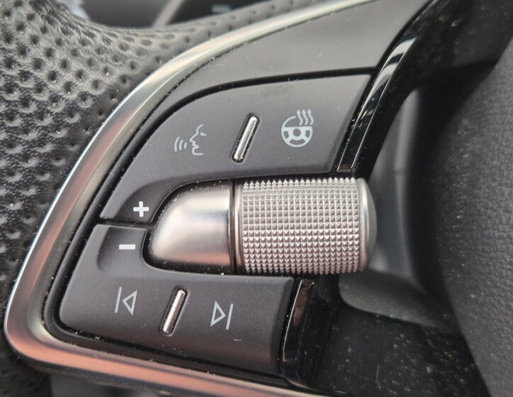 Škoda Karoq SUV 1,5 l 110 kw