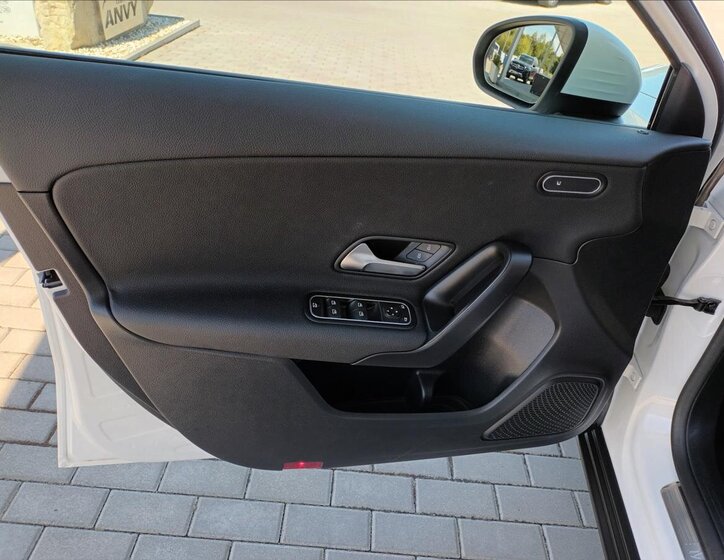 Mercedes-Benz Třídy A Hatchback 1,3 l 80 kw