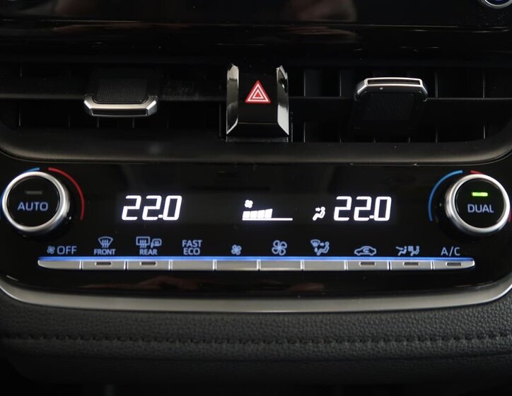 Toyota Corolla Sedan / Limuzína 1,5 l 92 kw