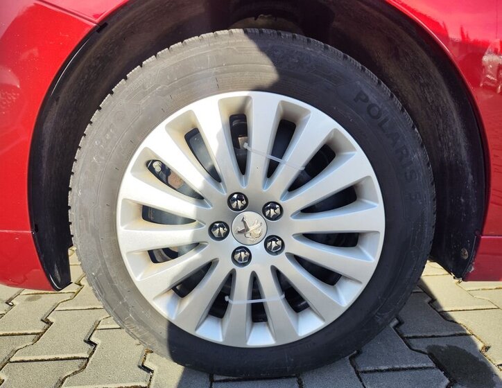 Peugeot 5008 MPV 2,0 l 120 kw