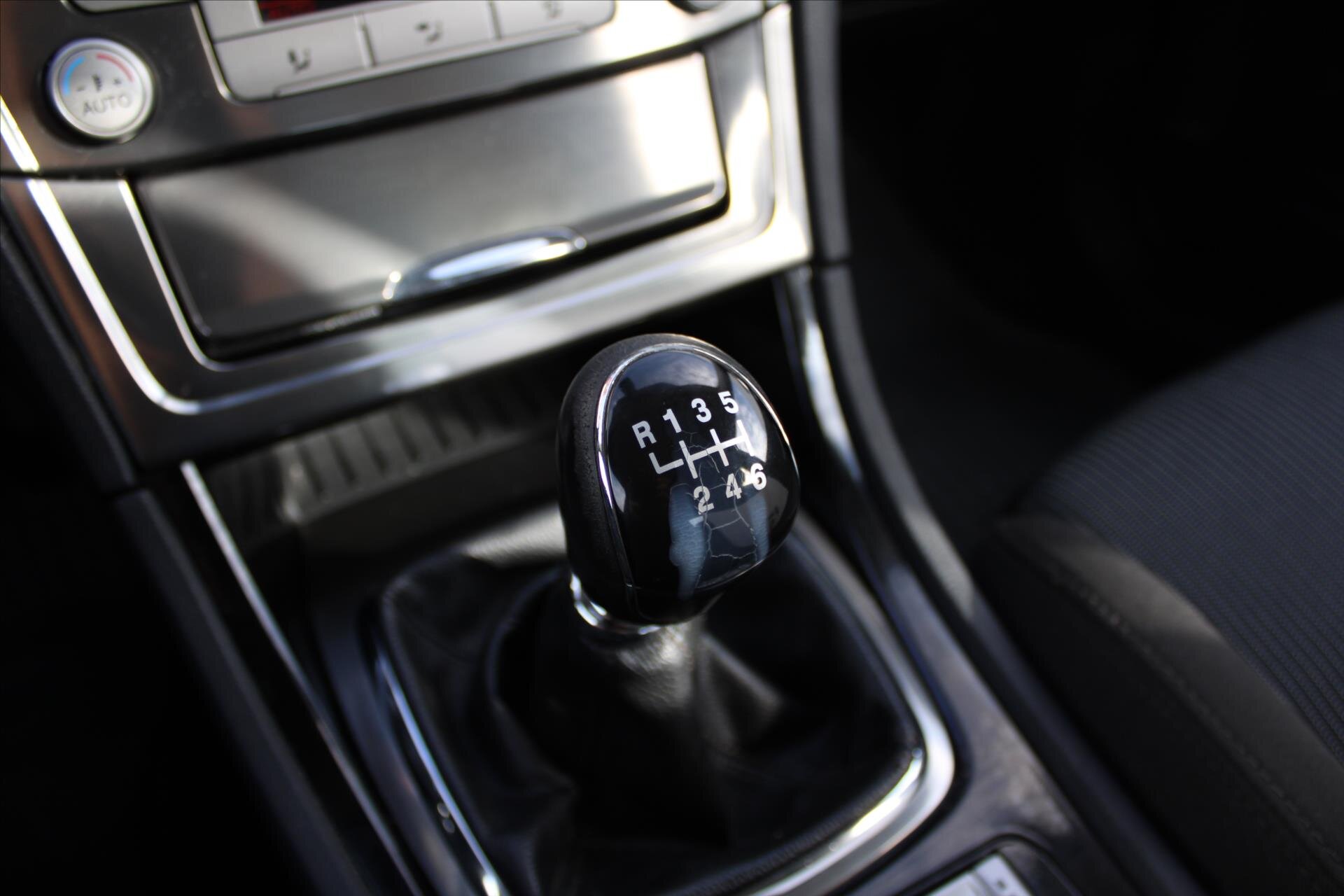 Ford Mondeo Liftback 2,0 l 103 kw