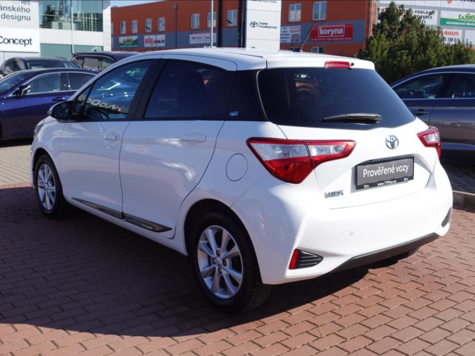 Toyota Yaris 6