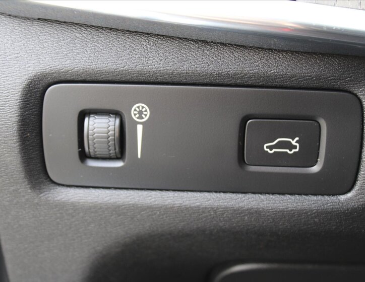 Volvo V90 Kombi 2,0 l 173 kw