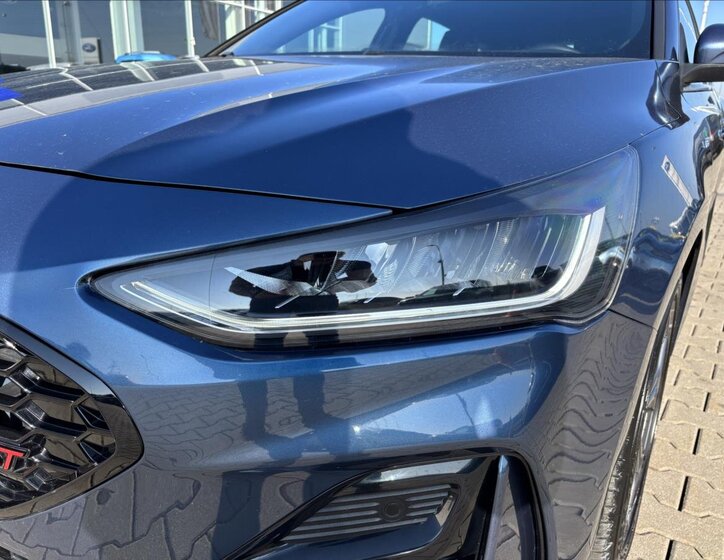 Ford Focus Kombi 998,0 92 kw